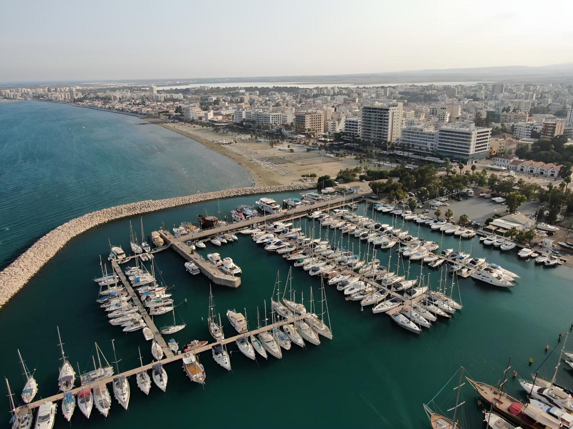 Citycenter Rooms Next To The Beach Larnaca Exterior photo
